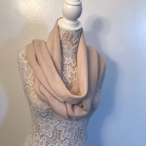Knit nude scarf